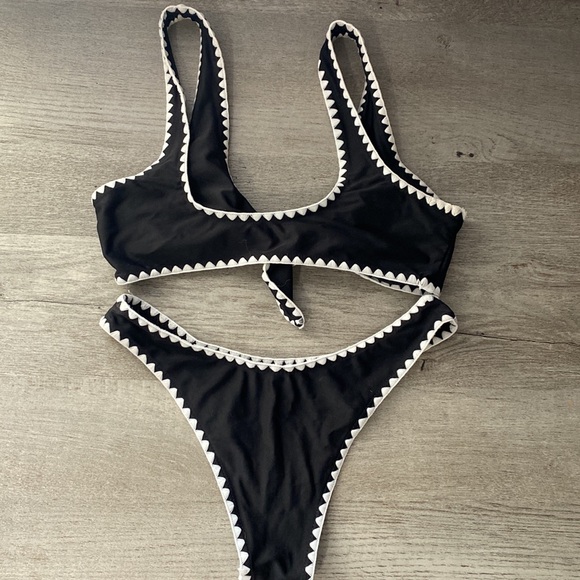 Black and White Tie Top Bikini Set - Picture 3 of 3